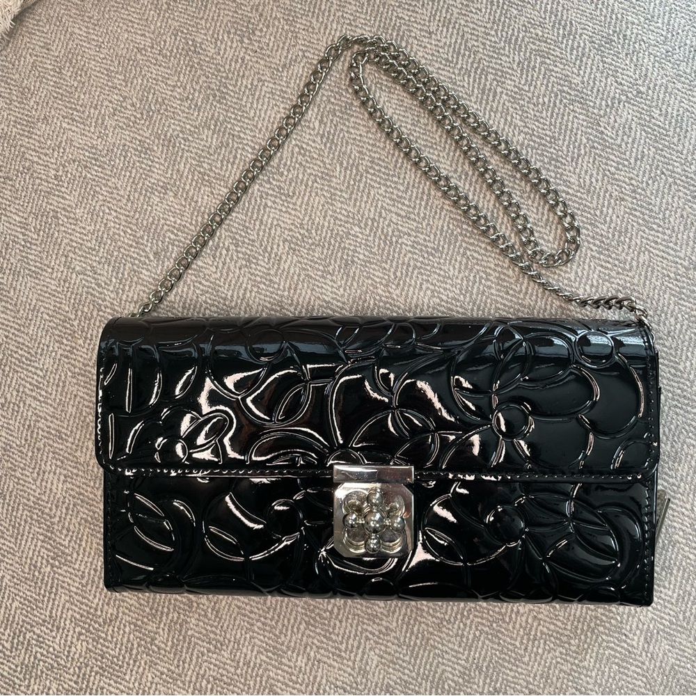 Elegant Black Patent Leather Floral Embossed Clutch